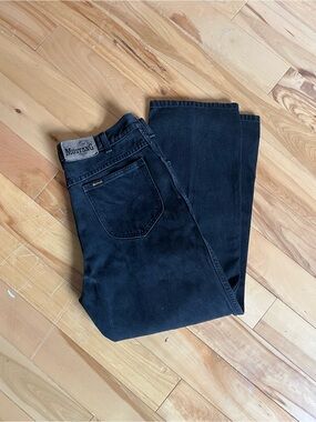 Straight Leg Women’s Jeans in Washed Black